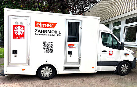 由 Caritas 运营的 Zahnmobil 移动牙科诊所